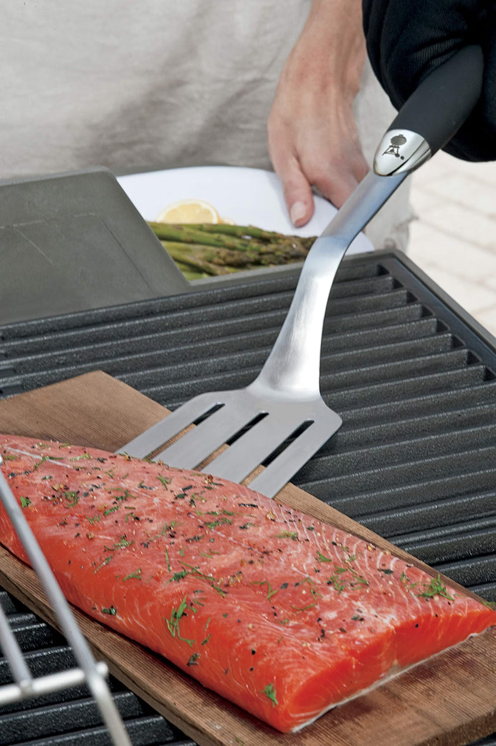 Weber Girapiatti Premium 46 cm 6620 - Paletta in Acciaio Inox con Manico Antiscivolo Nero e Argento