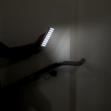 Lampada di emergenza per aziende e casa 30 led antiblackout Avidsen